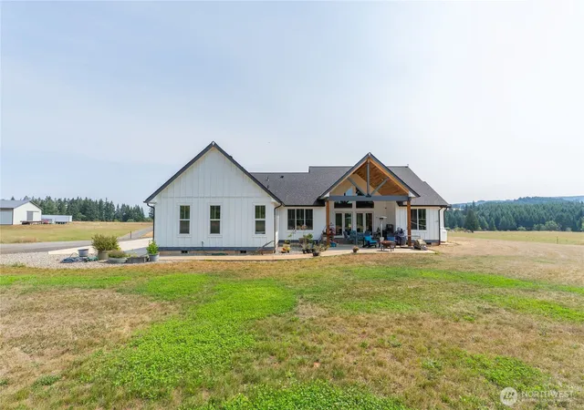 Photo 3 of Single family home for sale at 620 29 Cousins Rd, Chehalis, WA 98532 | MLS# NWM2575025 | Listing updated on 2026-09-25