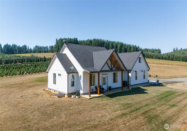 Photo 4 of Single family home for sale at 620 29 Cousins Rd, Chehalis, WA 98532 | MLS# NWM2575025 | Listing updated on 2026-09-25