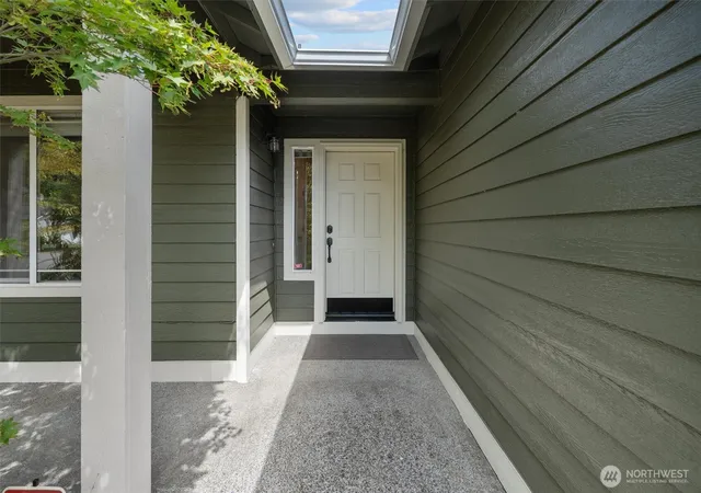 Photo 3 of Single family home for sale at 6715 176th St Ct E, Puyallup, WA 98375 | MLS# NWM2575026 | Listing updated on 2026-09-29