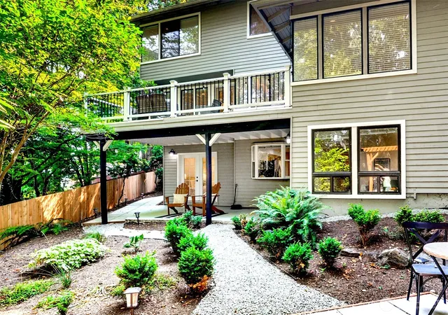 Photo 2 of Single family home for sale at 2308 Ne 123rd St, Seattle, WA 98125 | MLS# NWM2575045 | Listing updated on 2026-10-01