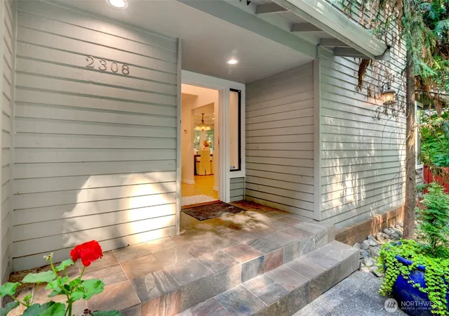 Photo 3 of Single family home for sale at 2308 Ne 123rd St, Seattle, WA 98125 | MLS# NWM2575045 | Listing updated on 2026-10-01