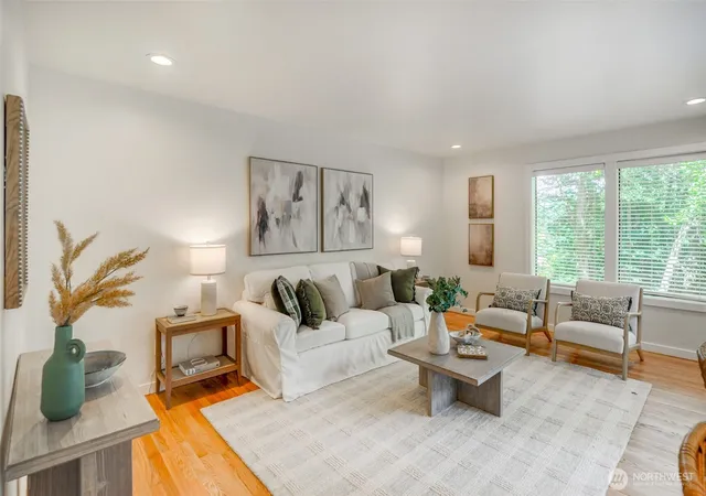 Photo 3 of Single family home for sale at 2308 Ne 123Rd St, Seattle, WA 98125 | MLS# NWM2575045 | Listing updated on 2026-10-01