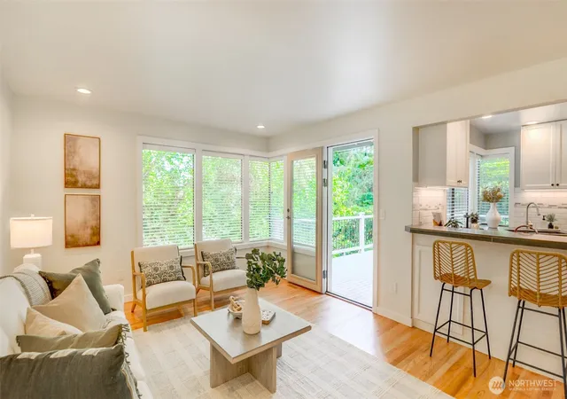Photo 4 of Single family home for sale at 2308 Ne 123Rd St, Seattle, WA 98125 | MLS# NWM2575045 | Listing updated on 2026-10-01