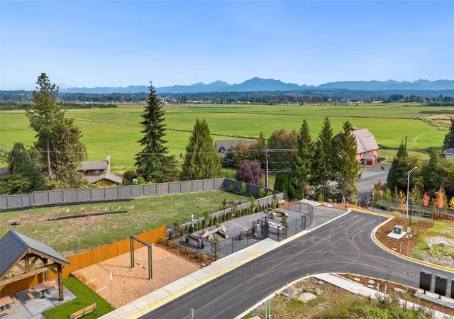 Photo 2 of Townhouse for sale at 12930 77th Ave Se #b3, Snohomish, WA 98296 | MLS# NWM2575047 | Listing updated on 2026-10-16