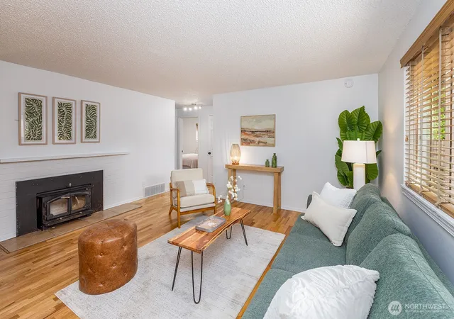 Photo 3 of Condo for sale at 13734 Stone Ave N, Seattle, WA 98133 | MLS# NWM2575051 | Listing updated on 2026-09-21