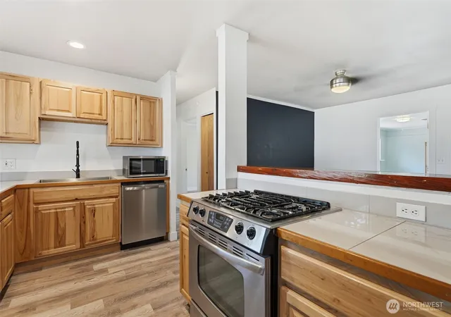 Photo 4 of Sale Pending at 2200 Dover St, Richland, WA 99352 | MLS# NWM2575054 | Listing updated on 2026-09-28