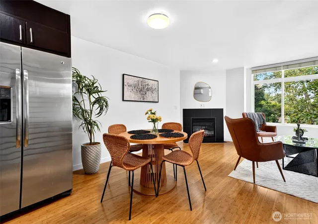 Photo 3 of Townhouse for sale at 2122 Ne 89th St, Seattle, WA 98115 | MLS# NWM2575055 | Listing updated on 2026-10-01