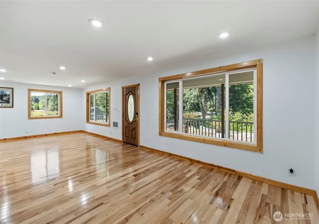 Photo 2 of Single family home for sale at 364 Blanchard Rd, Centralia, WA 98531 | MLS# NWM2575065 | Listing updated on 2026-10-02