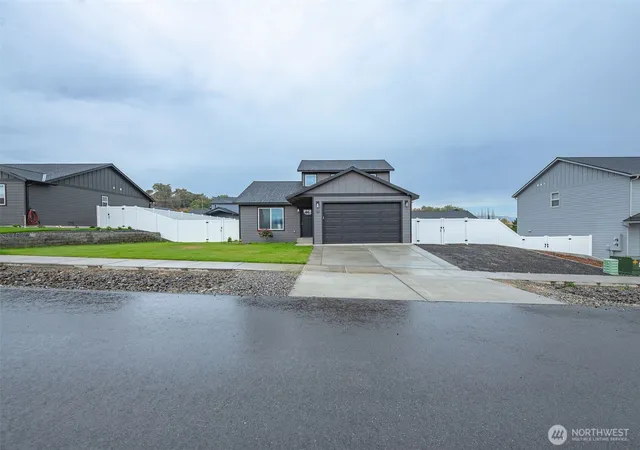 Photo 2 of Single family home for sale at 161 Berryman Way, Malaga, WA 98828 | MLS# NWM2575067 | Listing updated on 2026-10-01