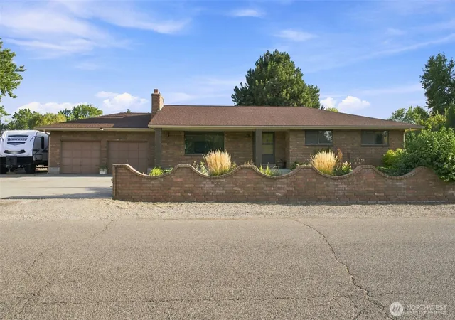 Photo 1 of Single family home for sale at 4605 W 12th Ave, Kennewick, WA 99338 | MLS# NWM2575068 | Listing updated on 2026-10-06