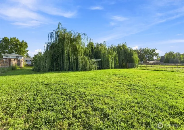 Photo 3 of Single family home for sale at 4605 W 12th Ave, Kennewick, WA 99338 | MLS# NWM2575068 | Listing updated on 2026-09-29