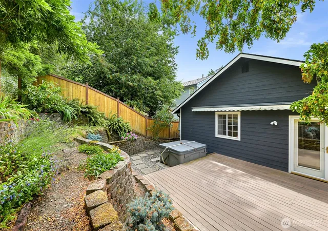 Photo 3 of Single family home for sale at 117 S 44th St, Bellingham, WA 98229 | MLS# NWM2575075 | Listing updated on 2026-09-24