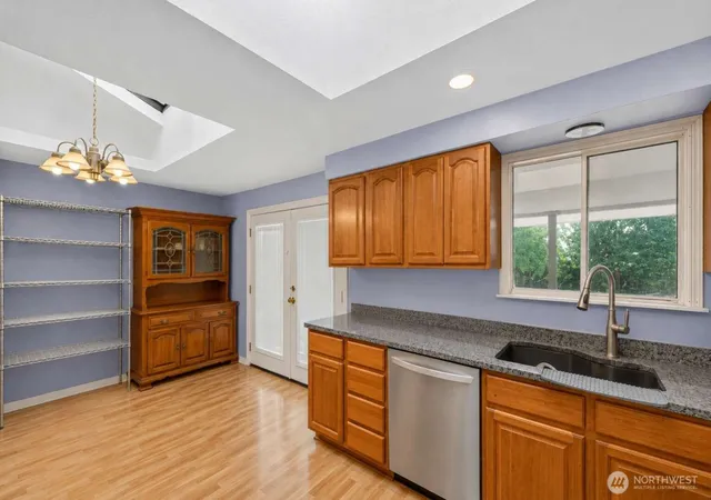 Photo 3 of Single family home for sale at 728 11th St Ne, East Wenatchee, WA 98802 | MLS# NWM2575078 | Listing updated on 2026-09-25