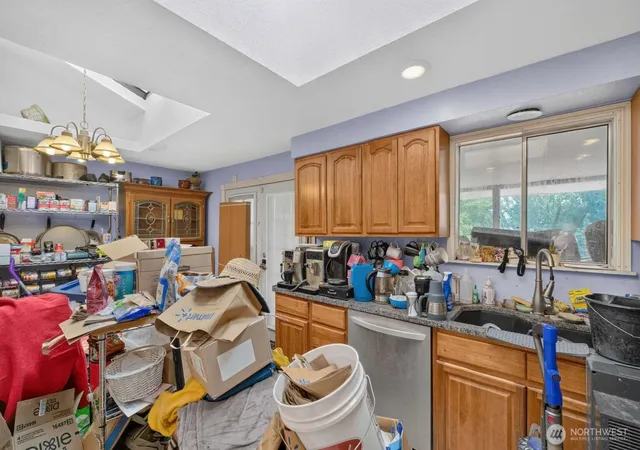 Photo 3 of Single family home for sale at 728 11Th St Ne, East Wenatchee, WA 98802 | MLS# NWM2575078 | Listing updated on 2026-09-25
