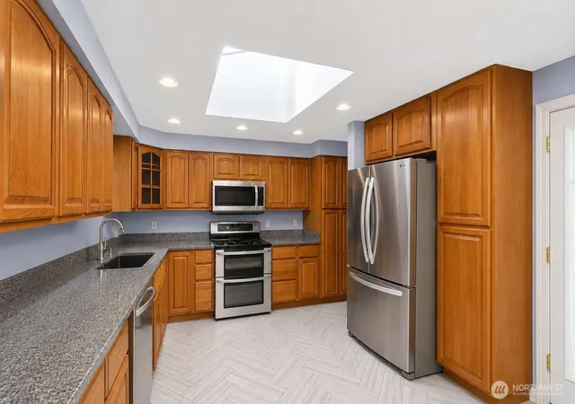 Photo 4 of Single family home for sale at 728 11Th St Ne, East Wenatchee, WA 98802 | MLS# NWM2575078 | Listing updated on 2026-09-25