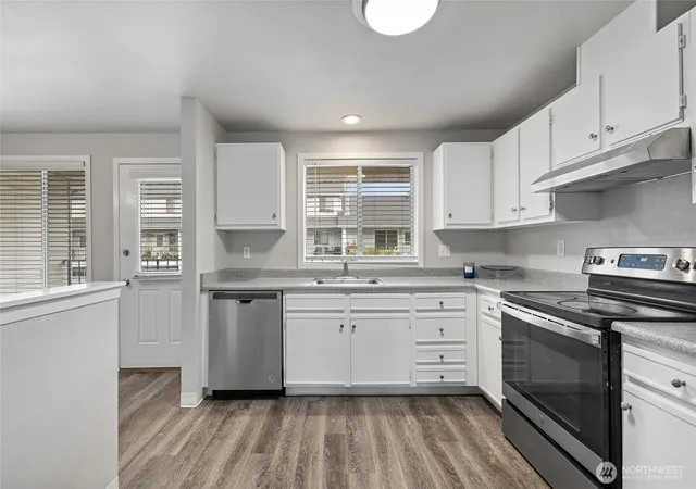 Photo 3 of Sale Pending at 332 S 327th Lane, Federal Way, WA 98003 | MLS# NWM2575080 | Listing updated on 2026-09-18