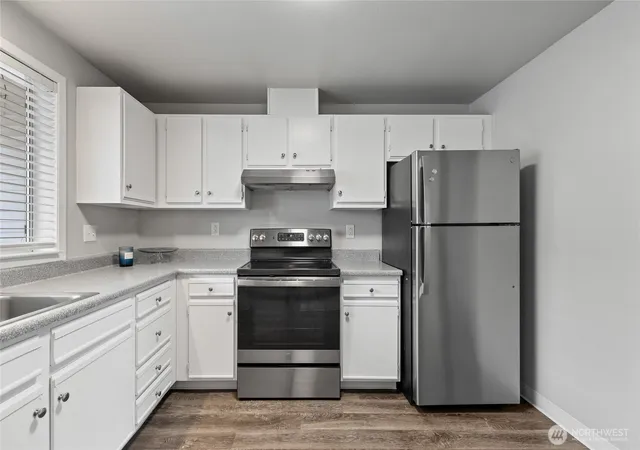 Photo 4 of Sale Pending at 332 S 327th Lane, Federal Way, WA 98003 | MLS# NWM2575080 | Listing updated on 2026-09-18