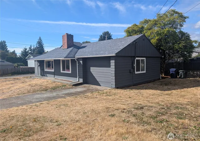 Photo 2 of Single family home for sale at 1821 S 19th St, Tacoma, WA 98405 | MLS# NWM2575087 | Listing updated on 2026-10-01