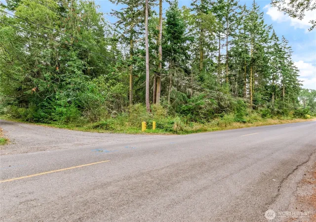 Photo 4 of Sale Pending at 500 N Jacob Miller Rd, Port Townsend, WA 98368 | MLS# NWM2575093 | Listing updated on 2026-09-24