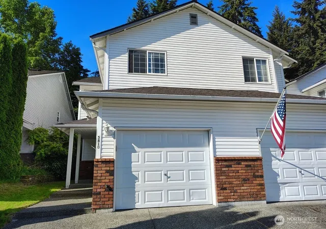 Townhouse for sale at 5810 137th Place SE, Everett, WA 98208 | MLS# NWM2575100
