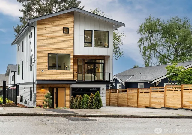 Photo 1 of Single family home for sale at 8512 15th Ave Ne, Seattle, WA 98115 | MLS# NWM2575105 | Listing updated on 2026-10-02