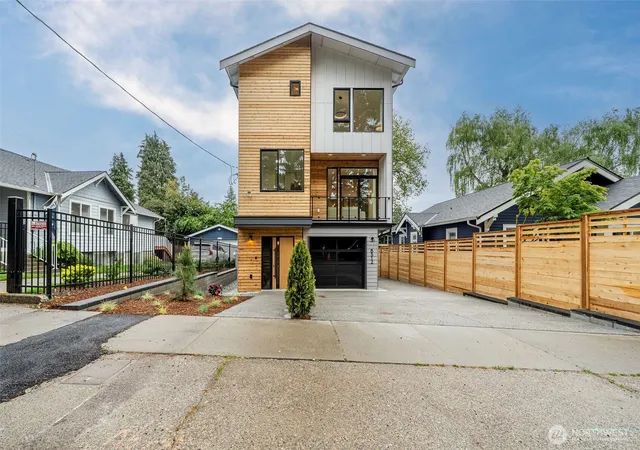 Photo 37 of Single family home for sale at 8512 15Th Ave Ne, Seattle, WA 98115 | MLS# NWM2575105 | Listing updated on 2026-10-08