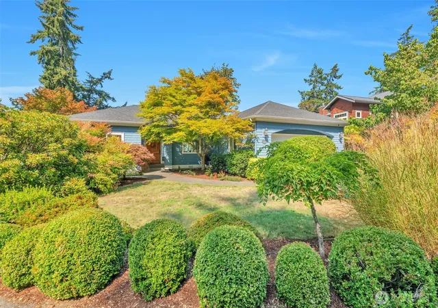 Photo 1 of Single family home for sale at 302 Noblecliff Pl, Langley, WA 98260 | MLS# NWM2575117 | Listing updated on 2026-09-25