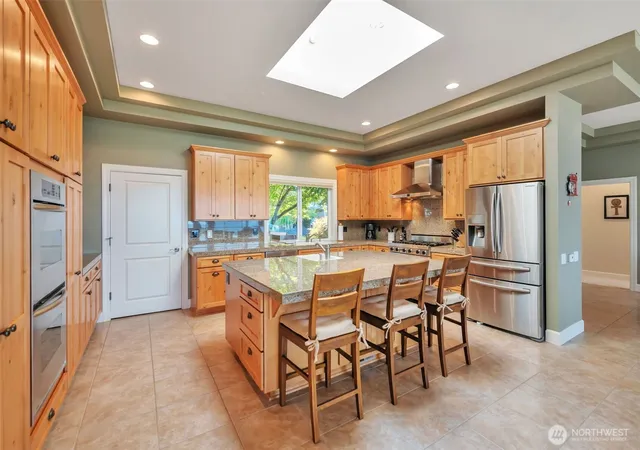 Photo 4 of Single family home for sale at 302 Noblecliff Pl, Langley, WA 98260 | MLS# NWM2575117 | Listing updated on 2026-09-25