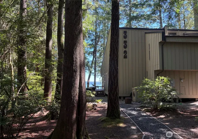 Photo 1 of Condo for sale at 332 E Pointes Dr E #332, Shelton, WA 98584 | MLS# NWM2575129 | Listing updated on 2026-09-28