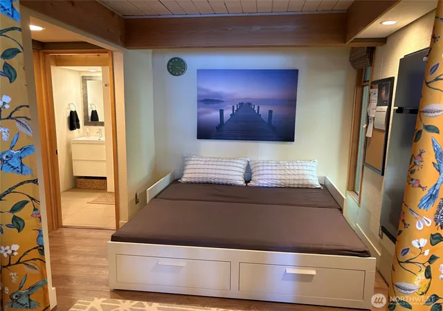Photo 4 of Condo for sale at 332 E Pointes Dr E #332, Shelton, WA 98584 | MLS# NWM2575129 | Listing updated on 2026-09-28