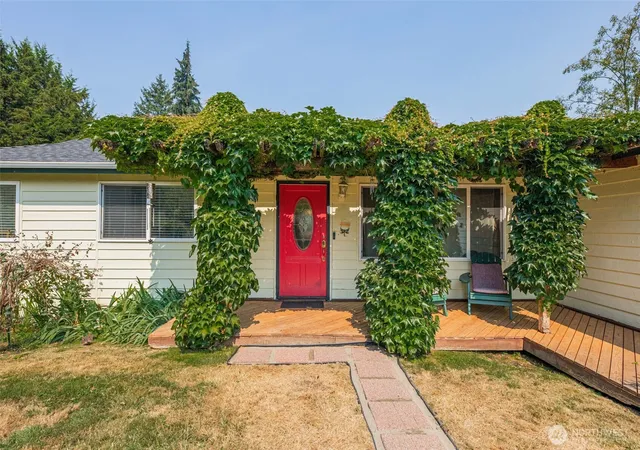 Photo 1 of Single family home for sale at 9007 156th St Se, Snohomish, WA 98296 | MLS# NWM2575140 | Listing updated on 2026-09-30