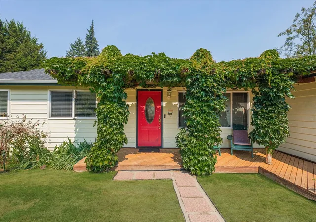 Photo 1 of Single family home for sale at 9007 156th St Se, Snohomish, WA 98296 | MLS# NWM2575140 | Listing updated on 2026-10-23