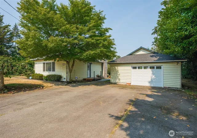 Photo 2 of Single family home for sale at 9007 156th St Se, Snohomish, WA 98296 | MLS# NWM2575140 | Listing updated on 2026-09-30