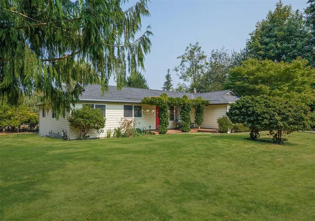 Photo 2 of Single family home for sale at 9007 156th St Se, Snohomish, WA 98296 | MLS# NWM2575140 | Listing updated on 2026-10-23