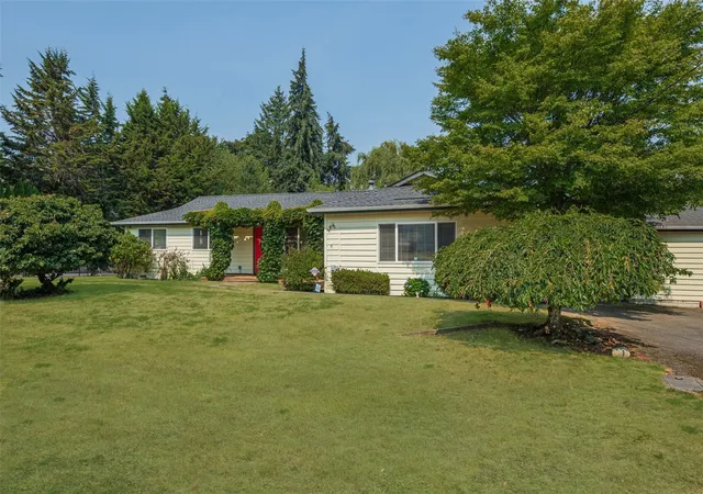 Photo 3 of Single family home for sale at 9007 156th St Se, Snohomish, WA 98296 | MLS# NWM2575140 | Listing updated on 2026-10-23
