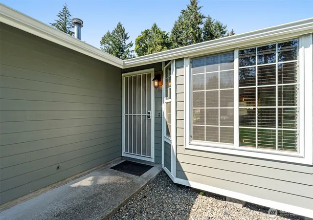 Photo 3 of Sale Pending at 3521 Radcliff Ct Se, Lacey, WA 98503 | MLS# NWM2575153 | Listing updated on 2026-09-22