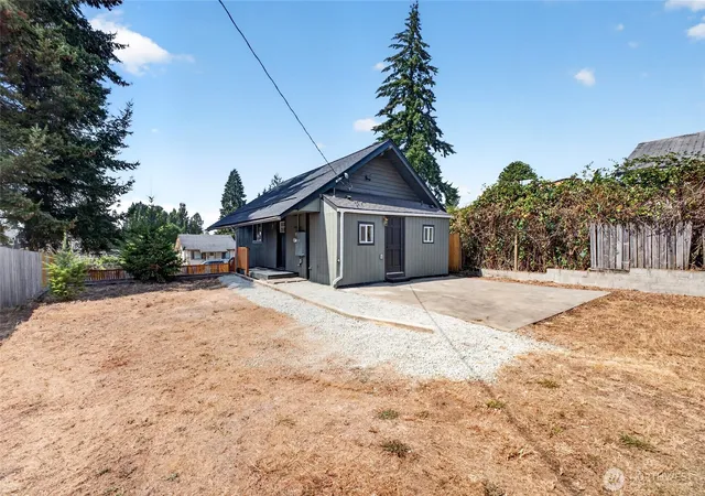 Photo 1 of Single family home for sale at 8633 S Thompson Ave, Tacoma, WA 98444 | MLS# NWM2575159 | Listing updated on 2026-10-01