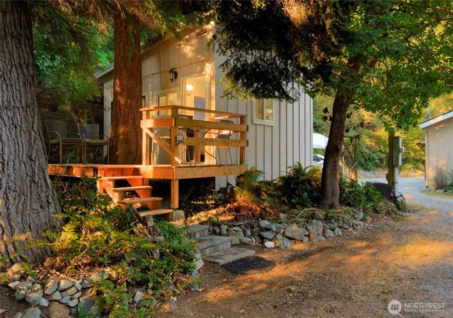 Photo 3 of Sale Pending at 7037 Holiday Blvd, Anacortes, WA 98221 | MLS# NWM2575189 | Listing updated on 2026-09-22