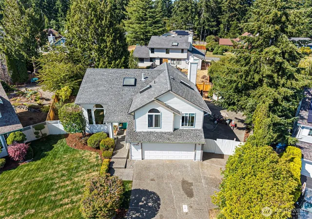 Photo 3 of Sale Pending at 10247 Hamilton Pl Nw, Silverdale, WA 98383 | MLS# NWM2575193 | Listing updated on 2026-10-01