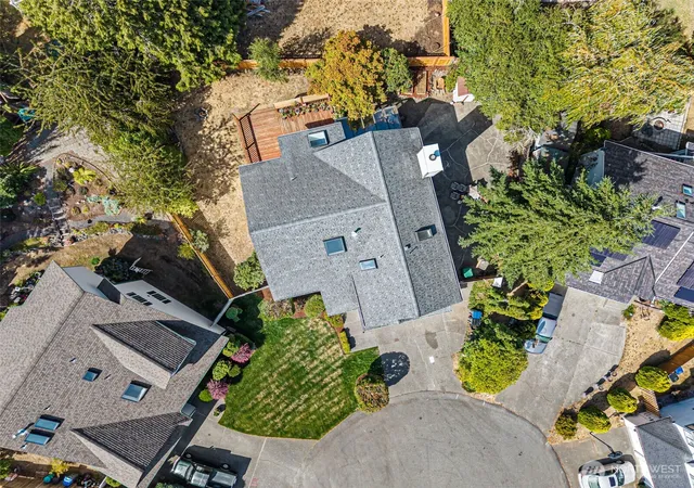 Photo 3 of Sale Pending at 10247 Hamilton Pl Nw, Silverdale, WA 98383 | MLS# NWM2575193 | Listing updated on 2026-10-01