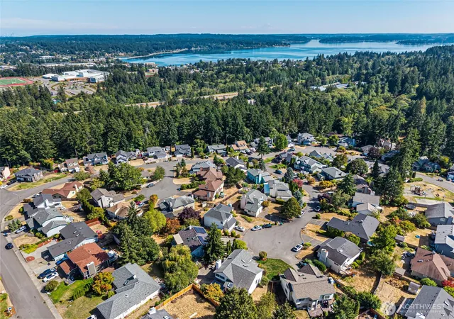 Photo 4 of Sale Pending at 10247 Hamilton Pl Nw, Silverdale, WA 98383 | MLS# NWM2575193 | Listing updated on 2026-10-01