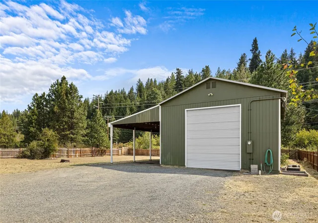 Photo 3 of Single family home for sale at 323 Madison Ave, South Cle Elum, WA 98943 | MLS# NWM2575207 | Listing updated on 2026-09-25