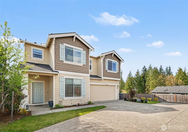 Photo 2 of Single family home for sale at 7913 39th Pl Ne, Marysville, WA 98270 | MLS# NWM2575208 | Listing updated on 2026-09-25