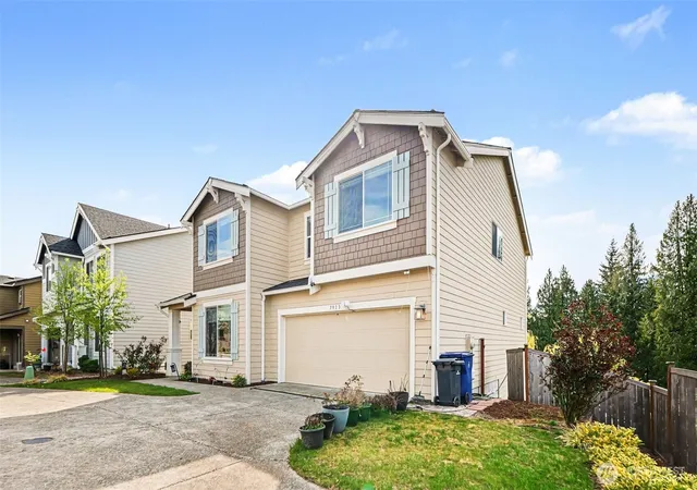Photo 3 of Single family home for sale at 7913 39th Pl Ne, Marysville, WA 98270 | MLS# NWM2575208 | Listing updated on 2026-09-25