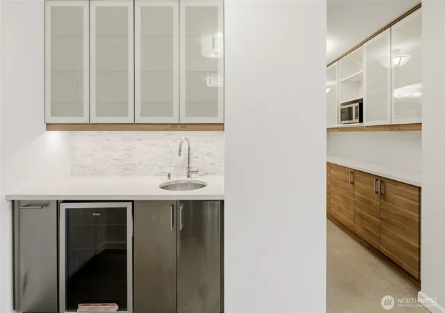 Photo 3 of Condo for sale at 2100 3rd Ave #602, Seattle, WA 98121 | MLS# NWM2575210 | Listing updated on 2026-09-28