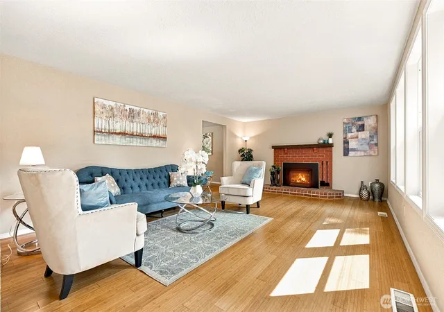 Photo 3 of Single family home for sale at 28222 183rd Ave Se, Kent, WA 98042 | MLS# NWM2575213 | Listing updated on 2026-10-21