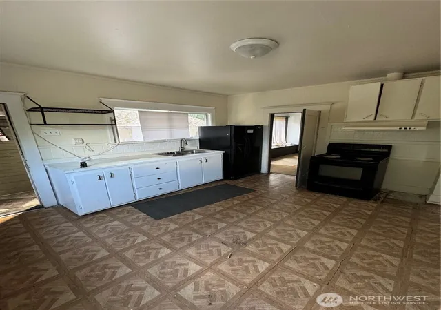 Photo 4 of Single family home for sale at 3428 18Th Ave S, Seattle, WA 98144 | MLS# NWM2575228 | Listing updated on 2026-09-29