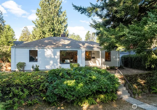 Photo 1 of Single family home for sale at 16025 10th Avenue Ne, Shoreline, WA 98155 | MLS# NWM2575229 | Listing updated on 2026-10-01