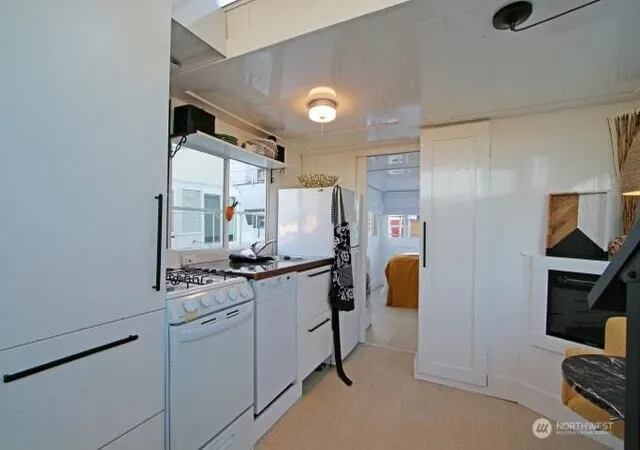 Photo 3 of Single family home for sale at 2040 Westlake Ave N, Seattle, WA 98109 | MLS# NWM2575234 | Listing updated on 2026-09-17