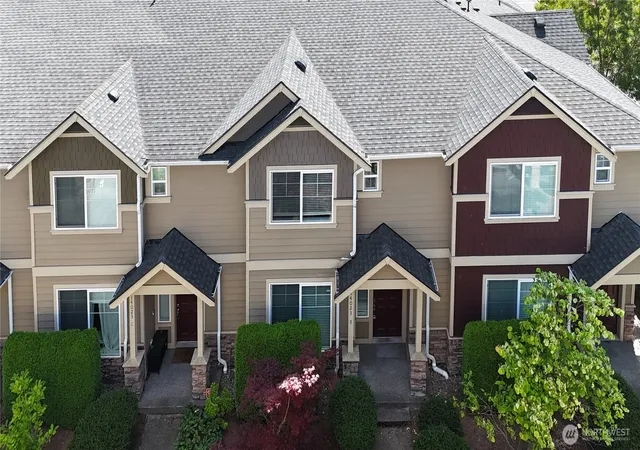 Photo 3 of Townhouse for sale at 14023 34th Dr Se #B, Mill Creek, WA 98012 | MLS# NWM2575252 | Listing updated on 2026-09-25